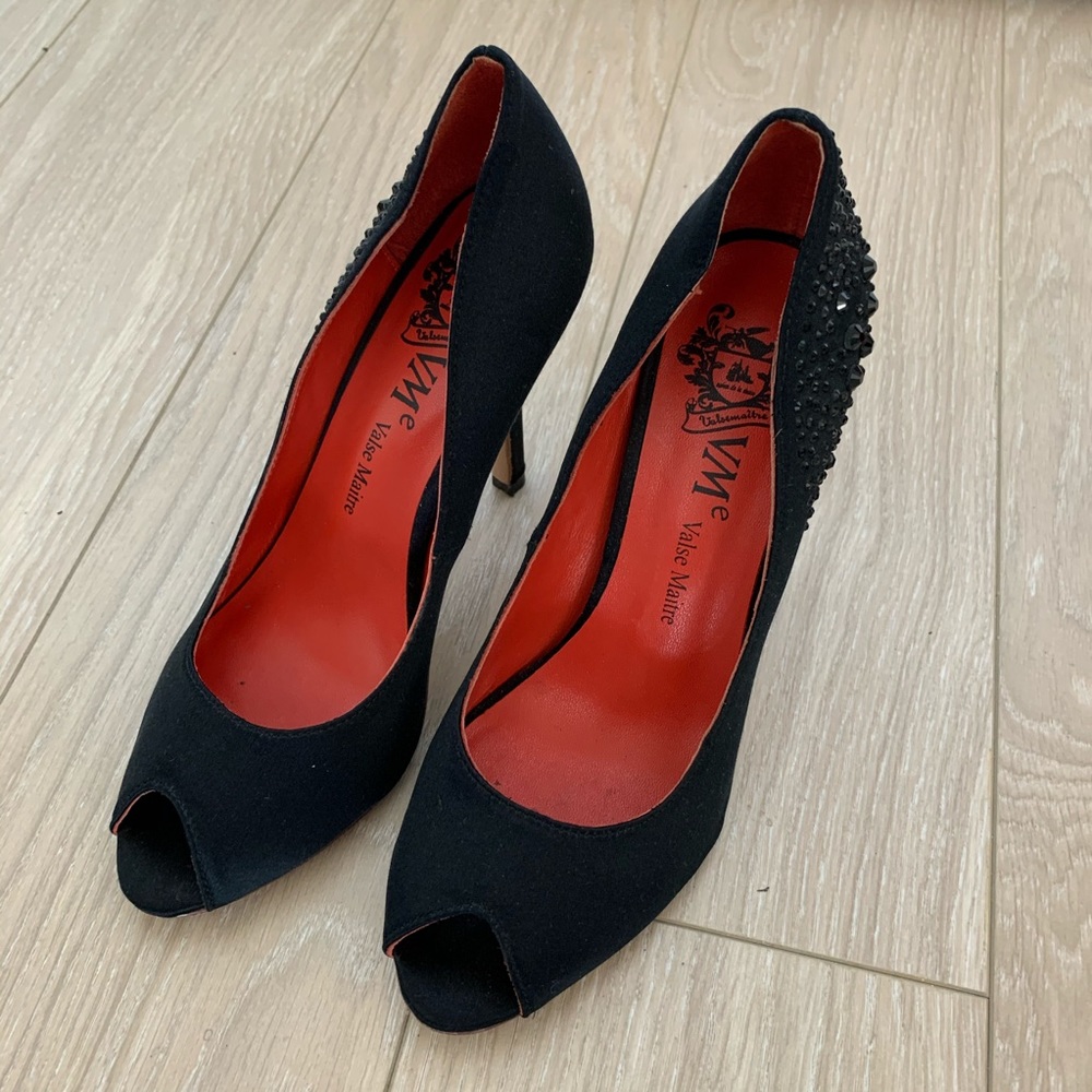 High heels with Stone Embroidered
